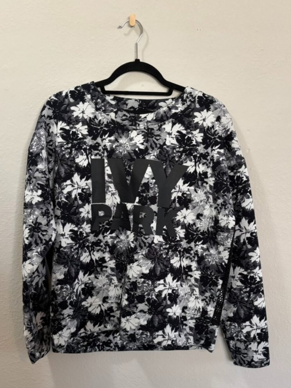Ivy Park Black White Floral Athleisure Mesh Back Sweatshirt Size Small